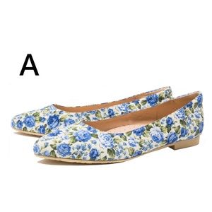 Floral style Leather flat
